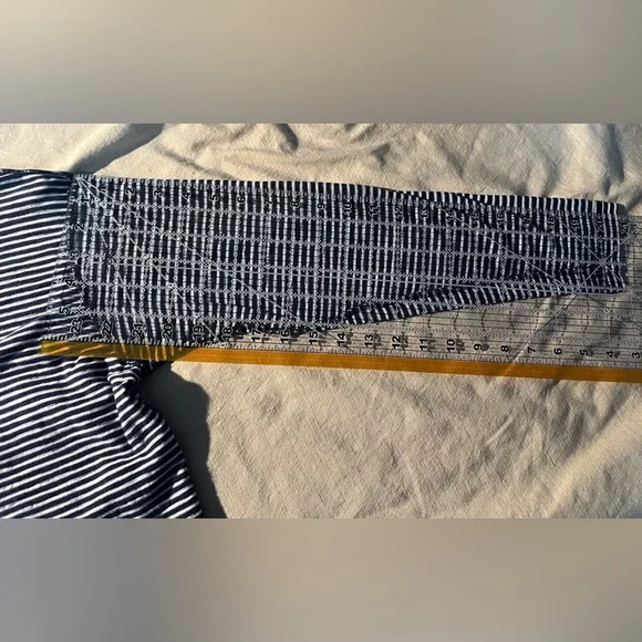 Everlane box-cut long-sleeved shirt with hood - Picture 8 of 12